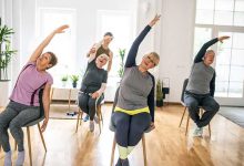 ورزش با صندلی 10 تاثیرگذارترین ورزش شکم روی صندلی