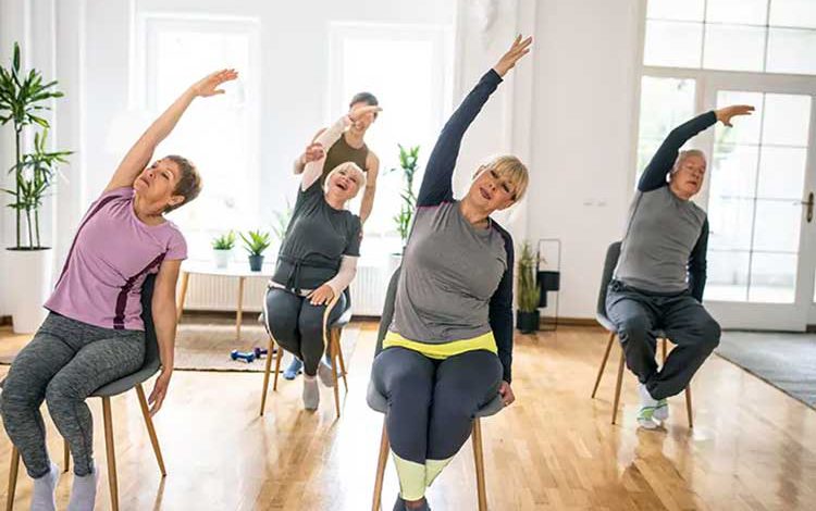 ورزش با صندلی 10 تاثیرگذارترین ورزش شکم روی صندلی